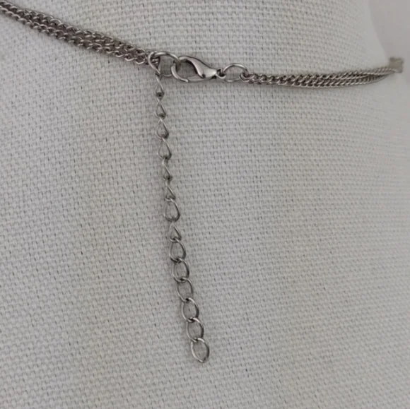 Vibrant Ruby Red Faceted Glass Jewel Rhinestone Silver Tone Choker Necklace - Picture 8 of 12